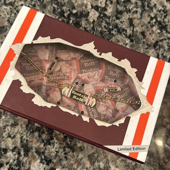 Tootsie Roll earrings and necklace limited edition set - Picture 2 of 6